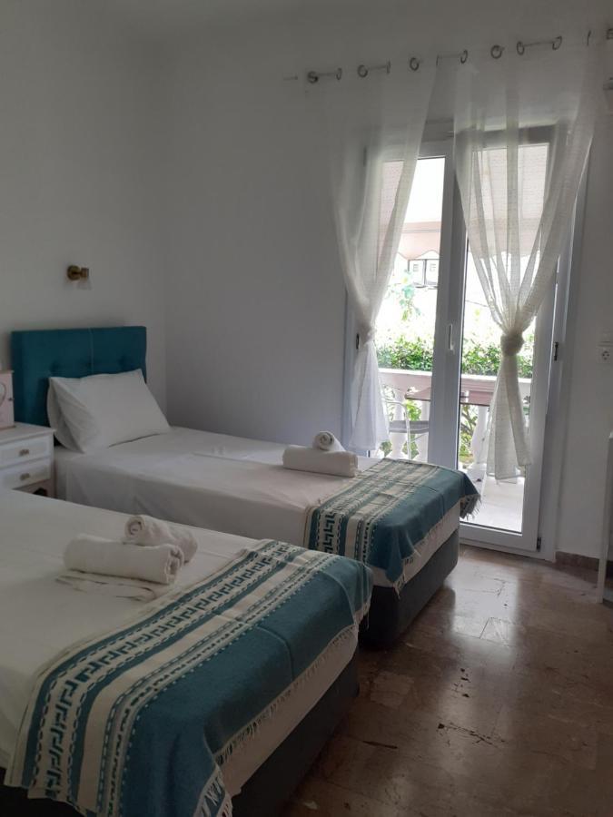 Marili Downstairs Apartments Roda  Exterior foto