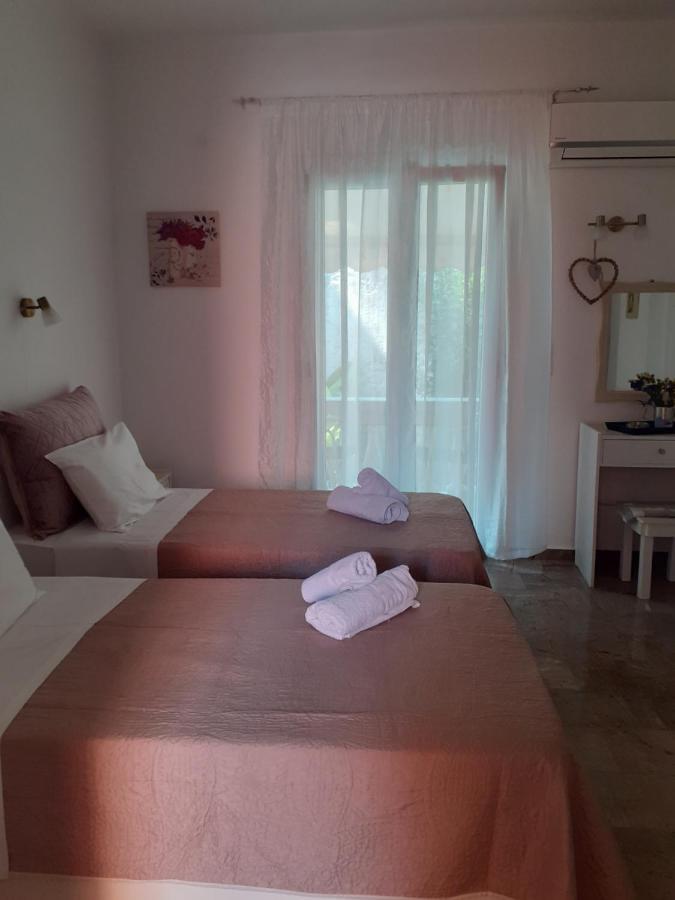 Marili Downstairs Apartments Roda  Exterior foto