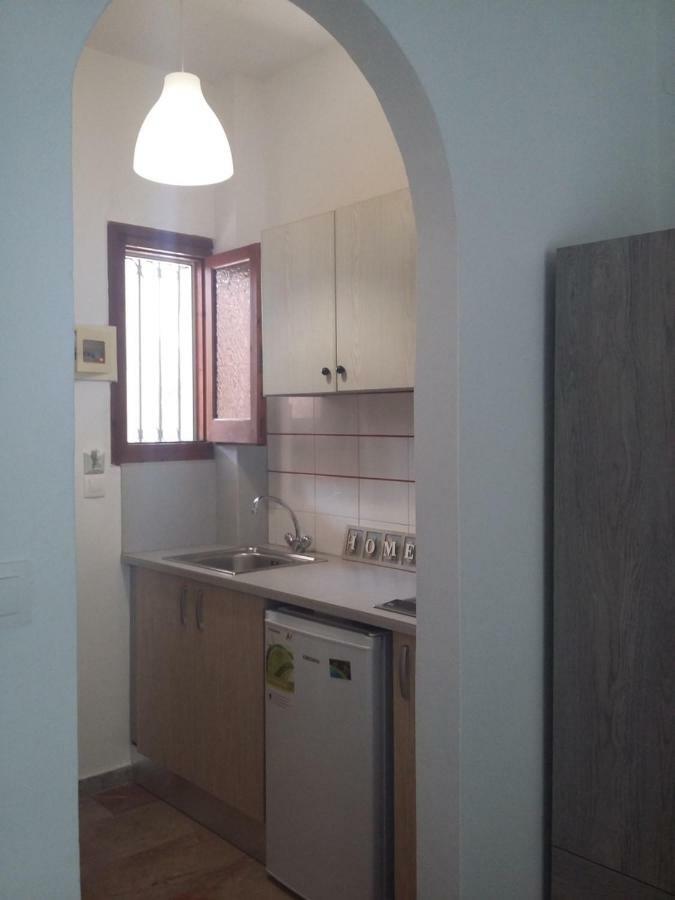 Marili Downstairs Apartments Roda  Exterior foto